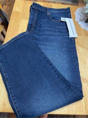 Amazon Essentials Men’s Indigo Relaxed-Fit Jeans